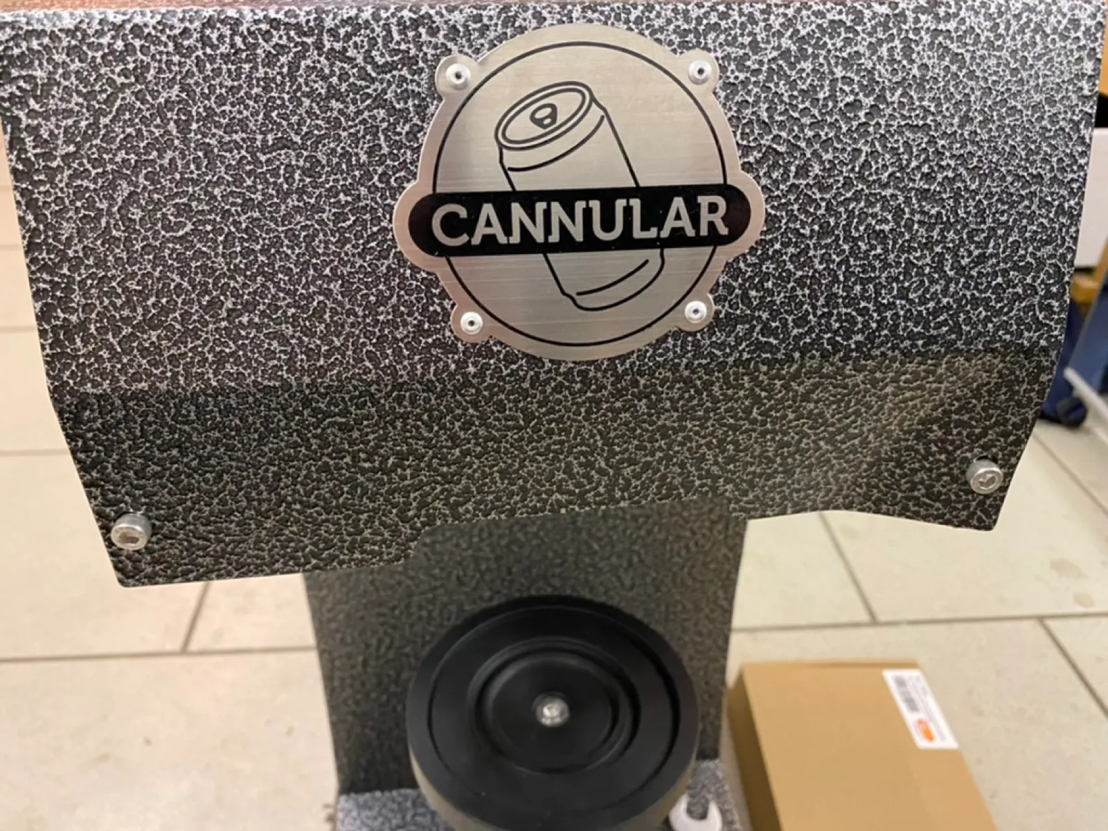 Cannular canning machine