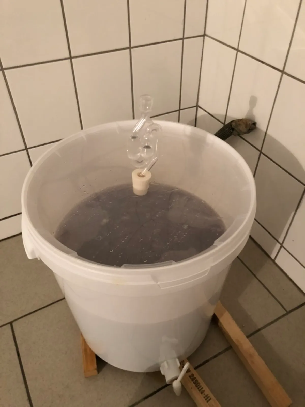 Bucket fermenter